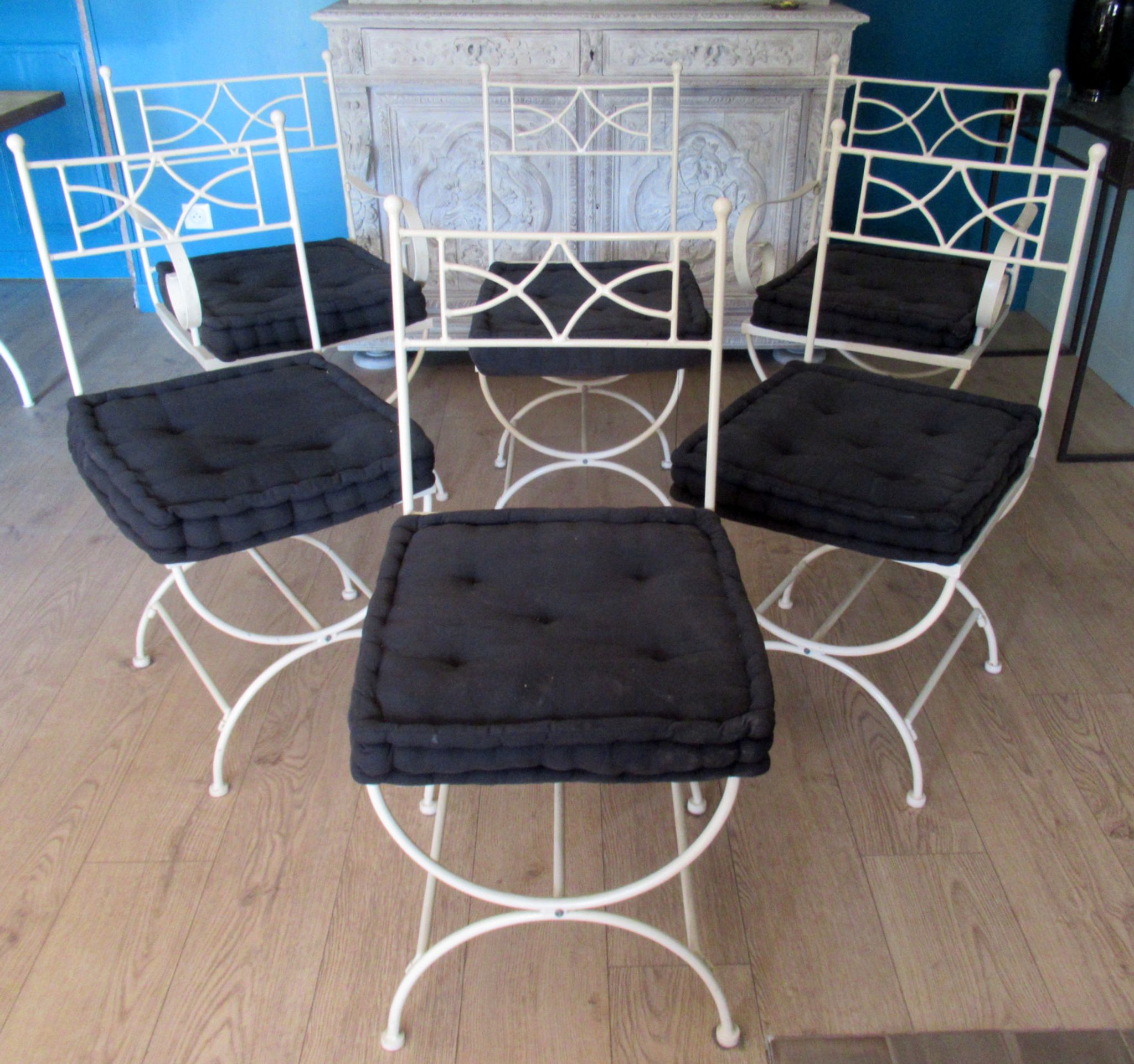 Set of garden seats, made of iron