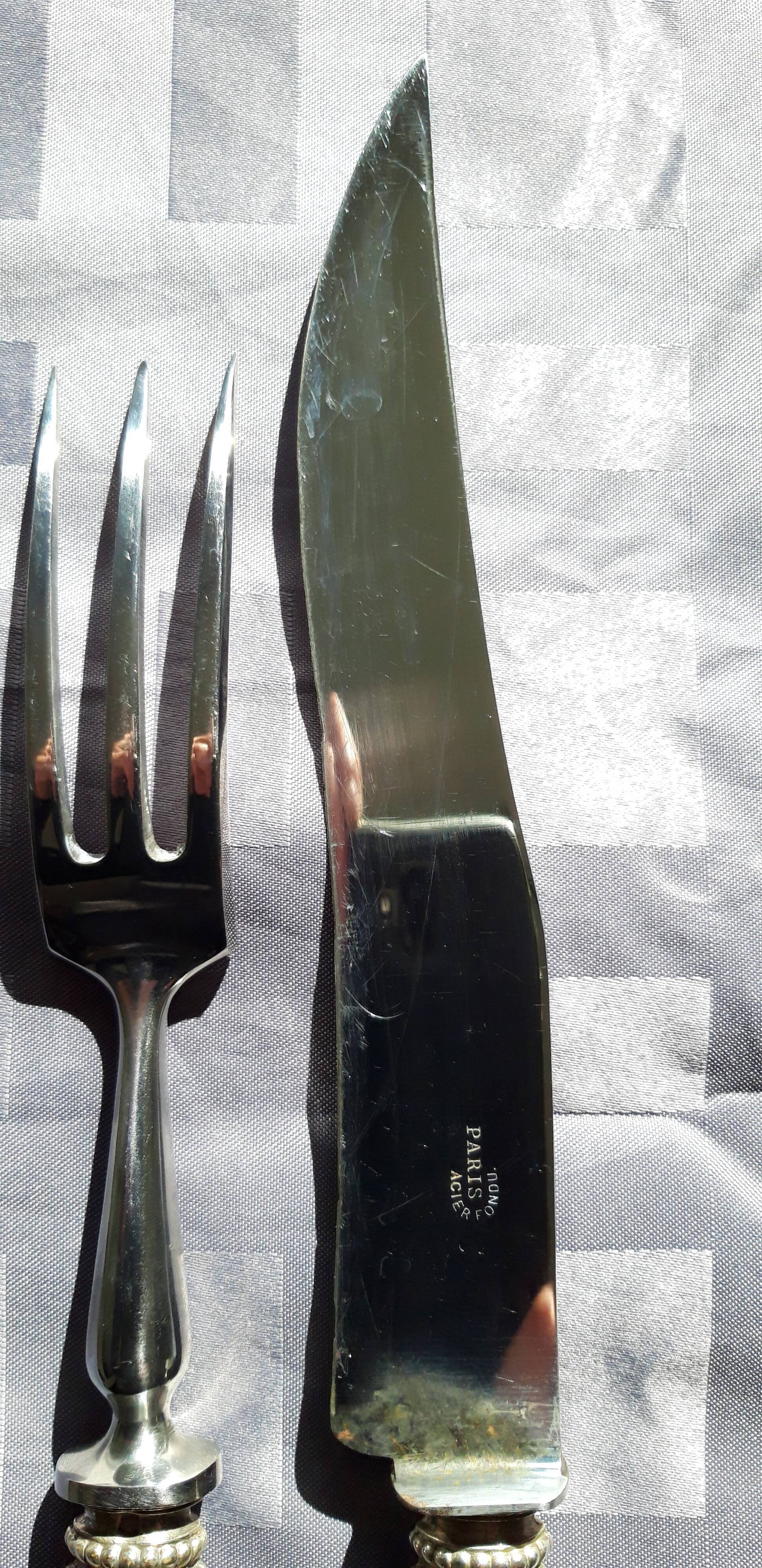Fourchette et couteau à découper