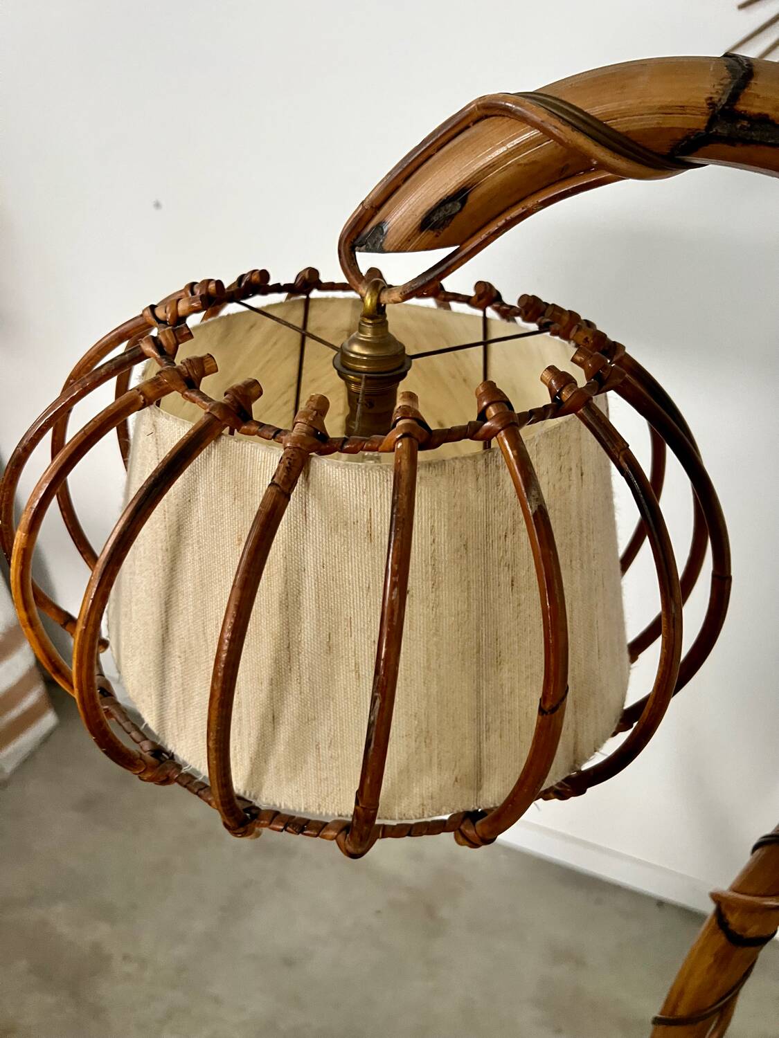 Old bamboo and rattan floor lamp design 60s Louis Sognot vintage lamp