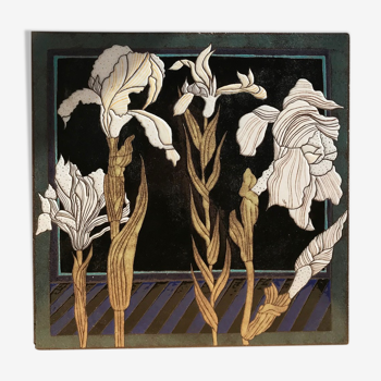 Les iris. Plaque en lave émaillée de Marie Lienhard