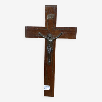 Crucifix mural en bois