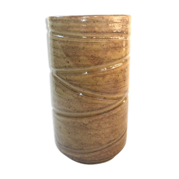 Taizé sandstone vase