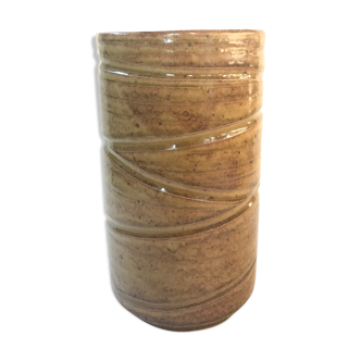 Taizé sandstone vase