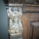 Meuble à têtes de lion
