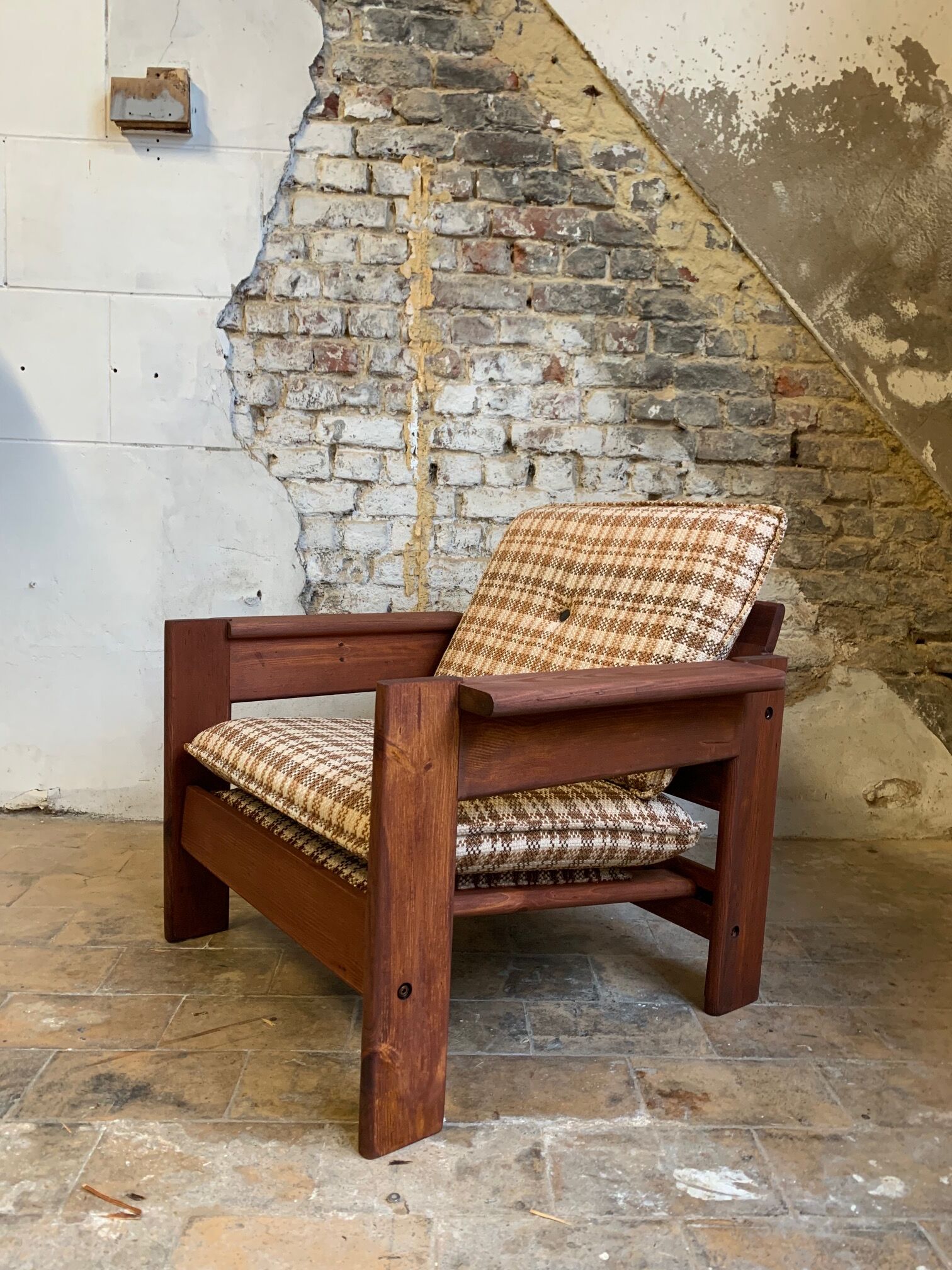 Fauteuil Brutaliste en pin des années 1960