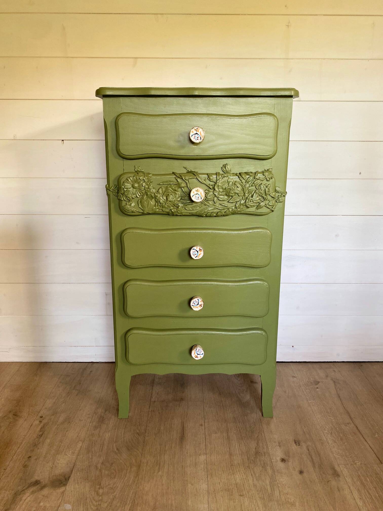 Revamped plant chiffonier