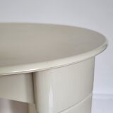 Tabouret blanc tripodes gedy, design by olaf von bohr