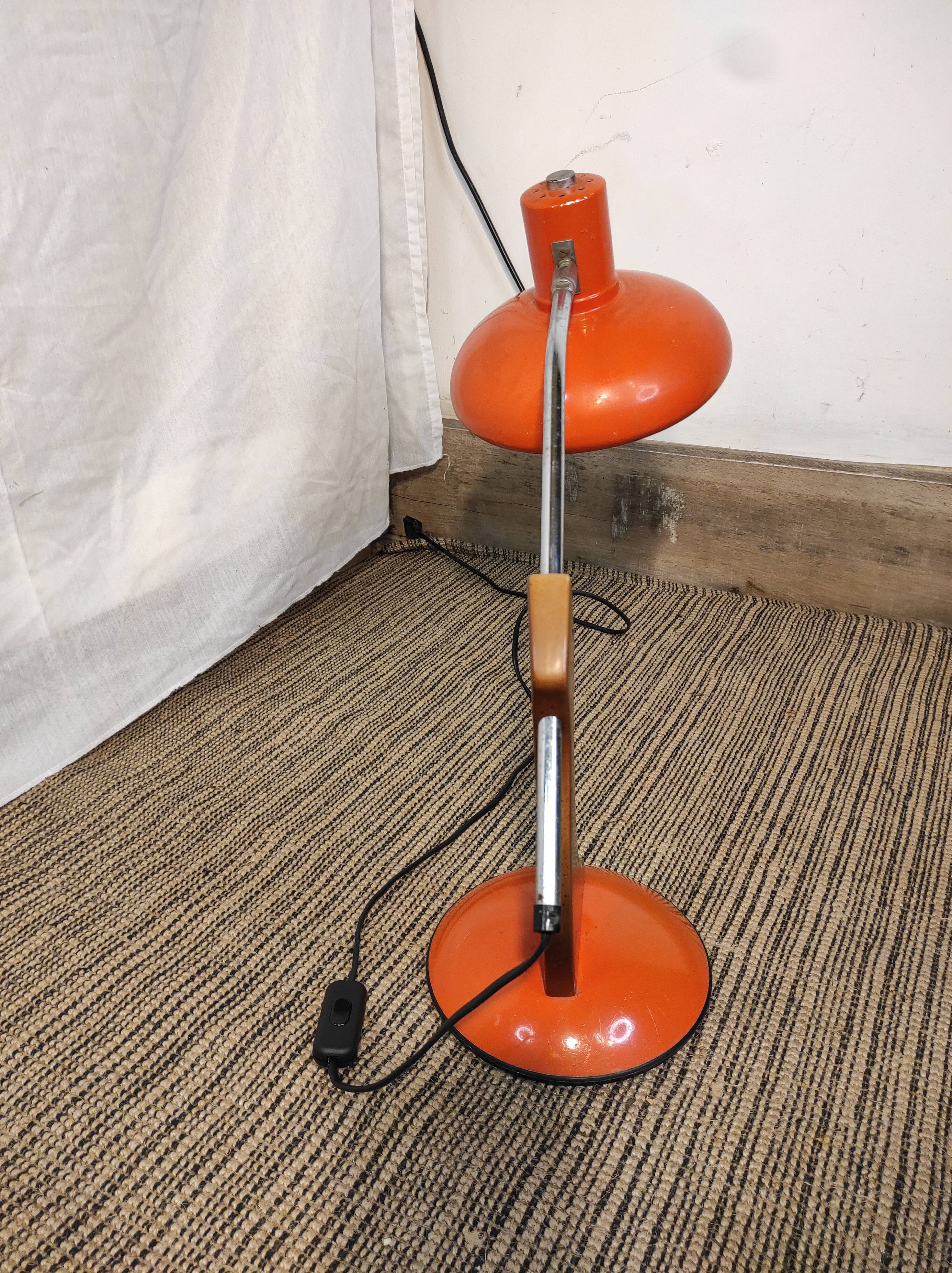 Desk lamp design 1970