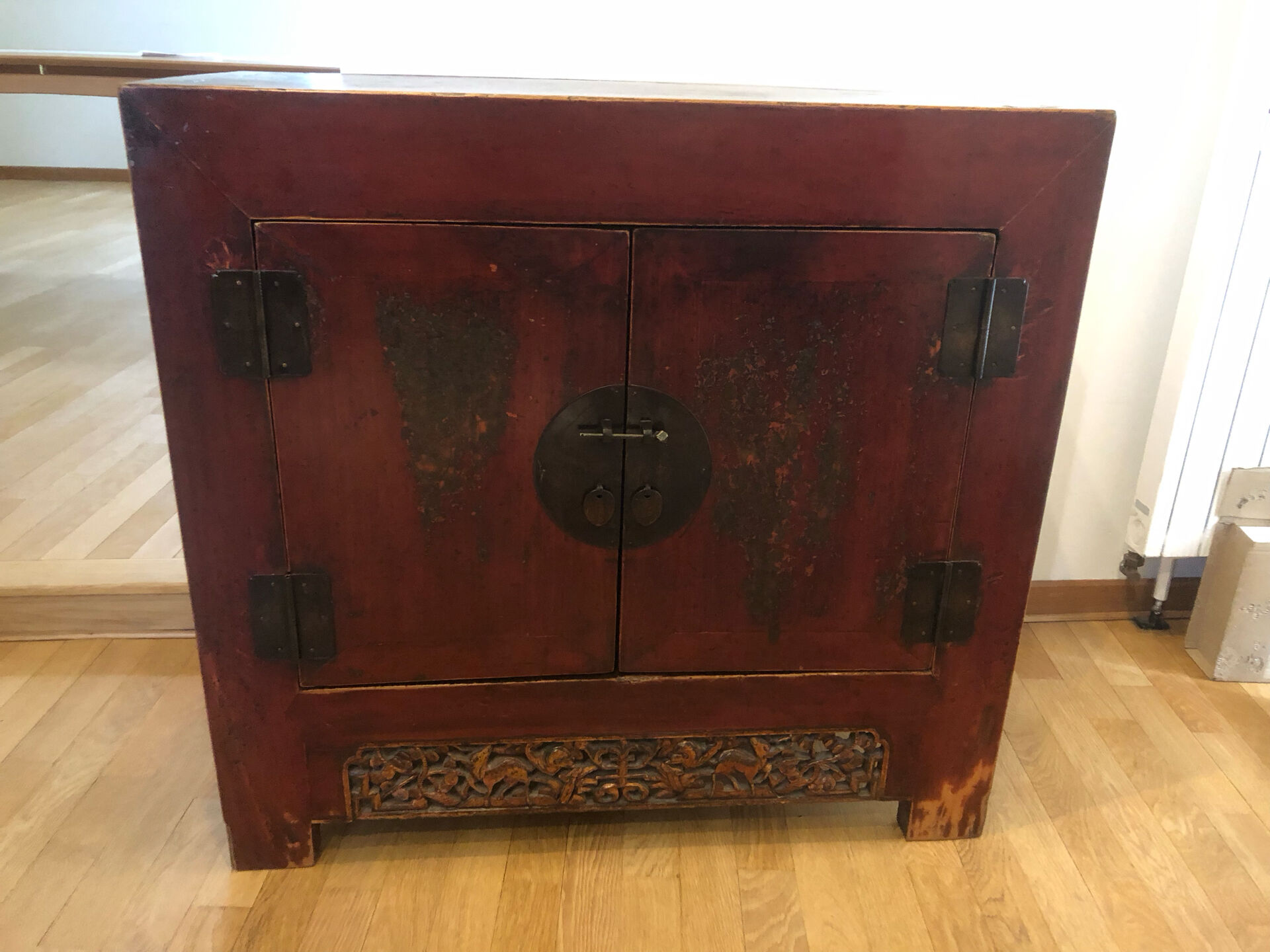 Old Chinese buffet in solid elm