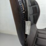 Chaise en cuir noir Zuiver