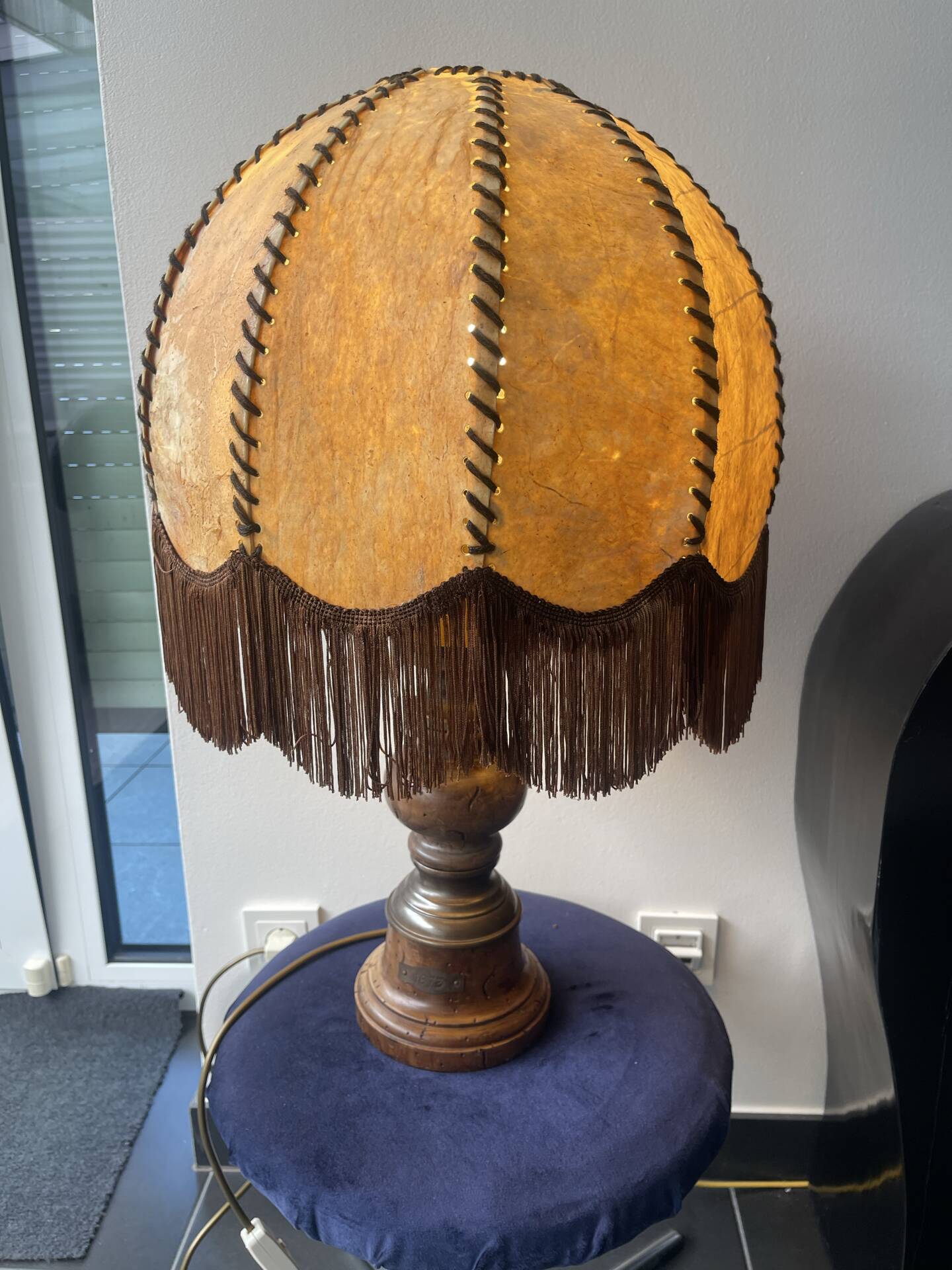 Vintage 80s wooden rustic lamp