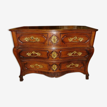 Commode Louis XV tombeau en noyer du XVIIème siècle