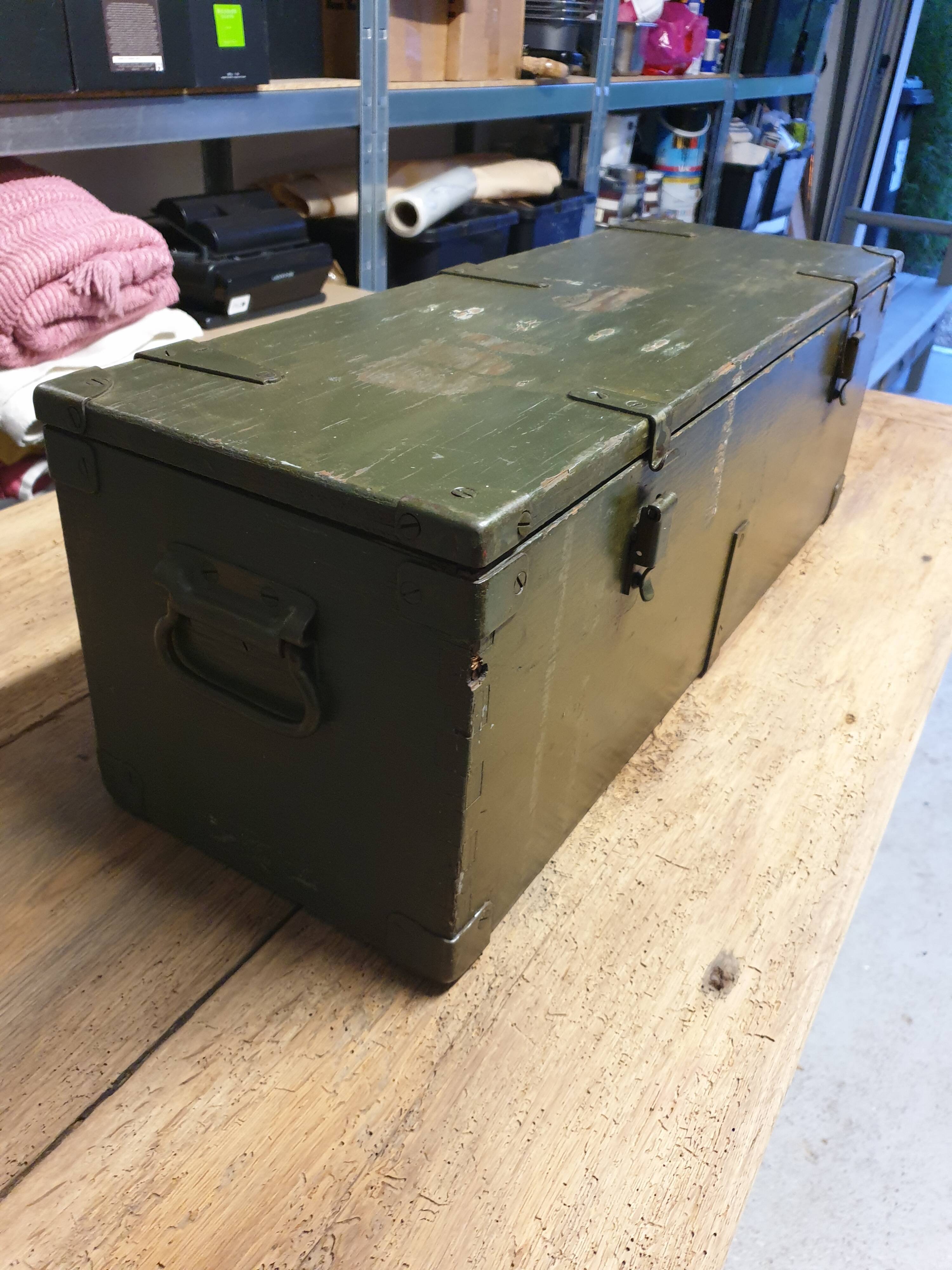 Caisse rangement militaire