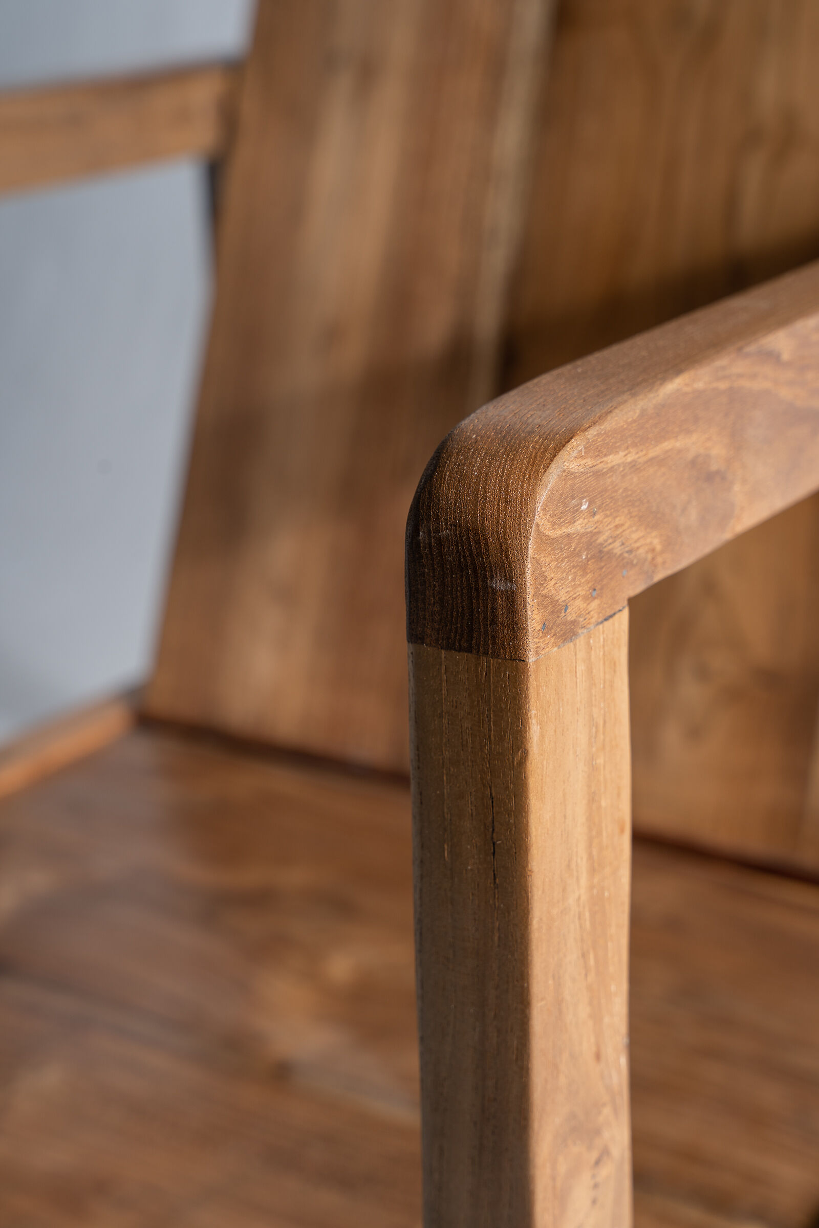 Armchair in natural wood (teak) minimalist design