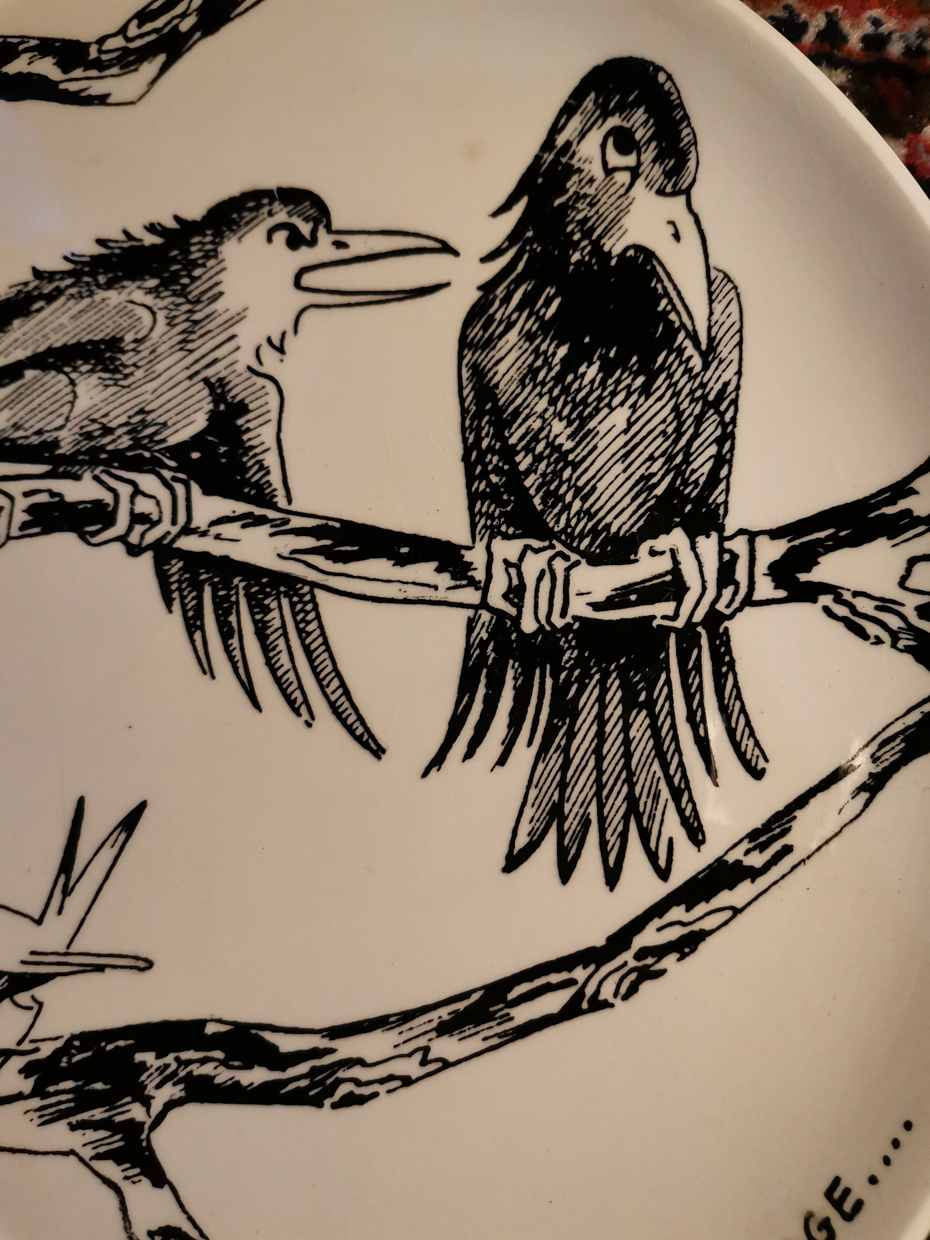 Assiette corbeau humoristique gien