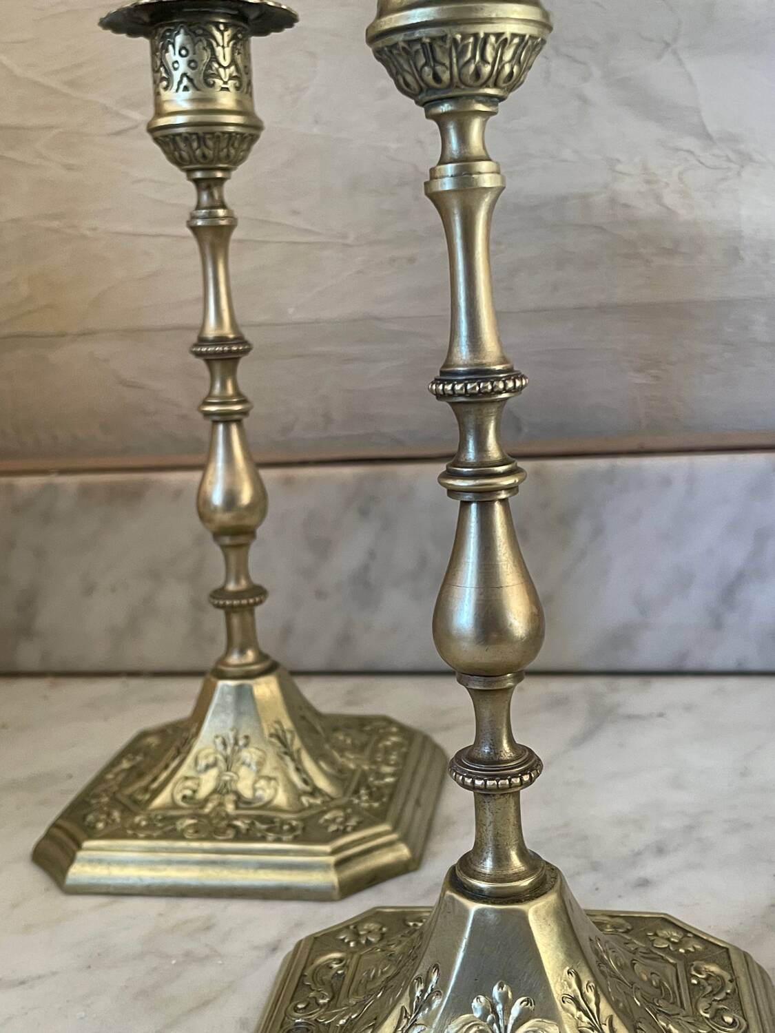 Paire de bougeoirs en laiton XIXème