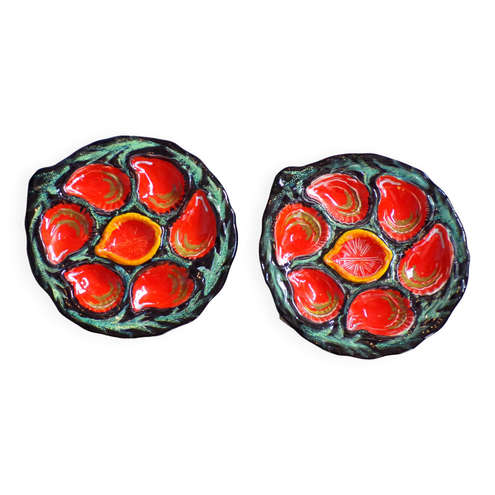 Duo of oyster plates by Gabriel Fourmaintraux