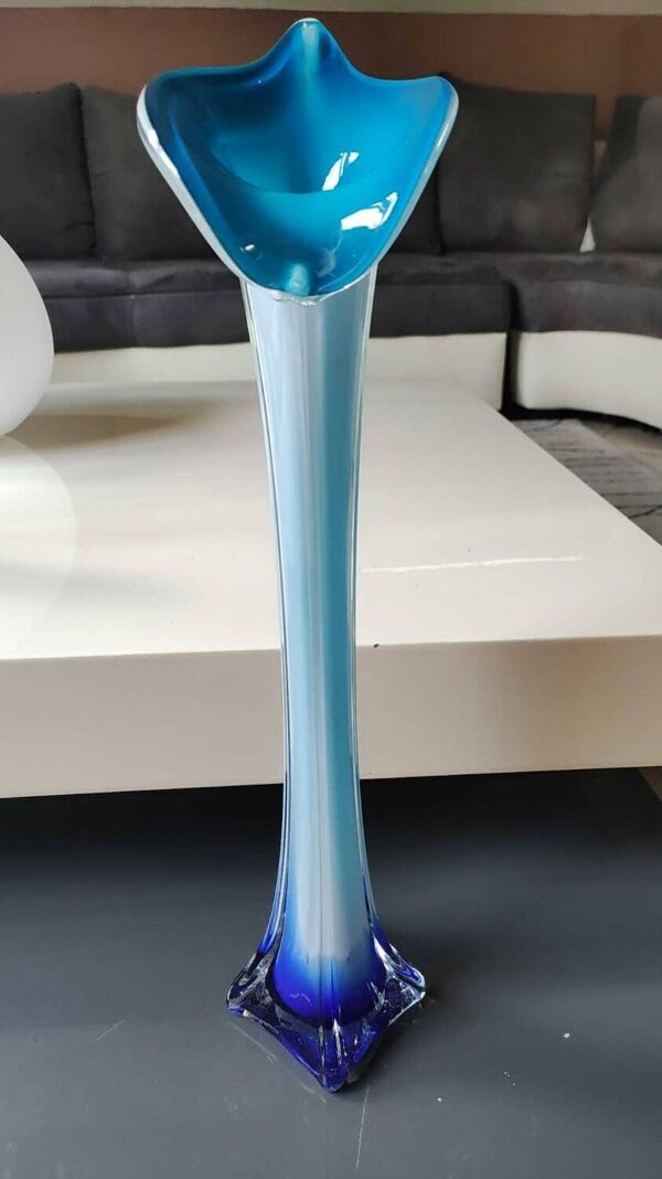 Vase Murano Calla. Forme.florale de Fleur d'Arum. Tons bleus. Haut 41 cm