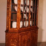 Vitrine hollandaise en marqueterie circa 1800