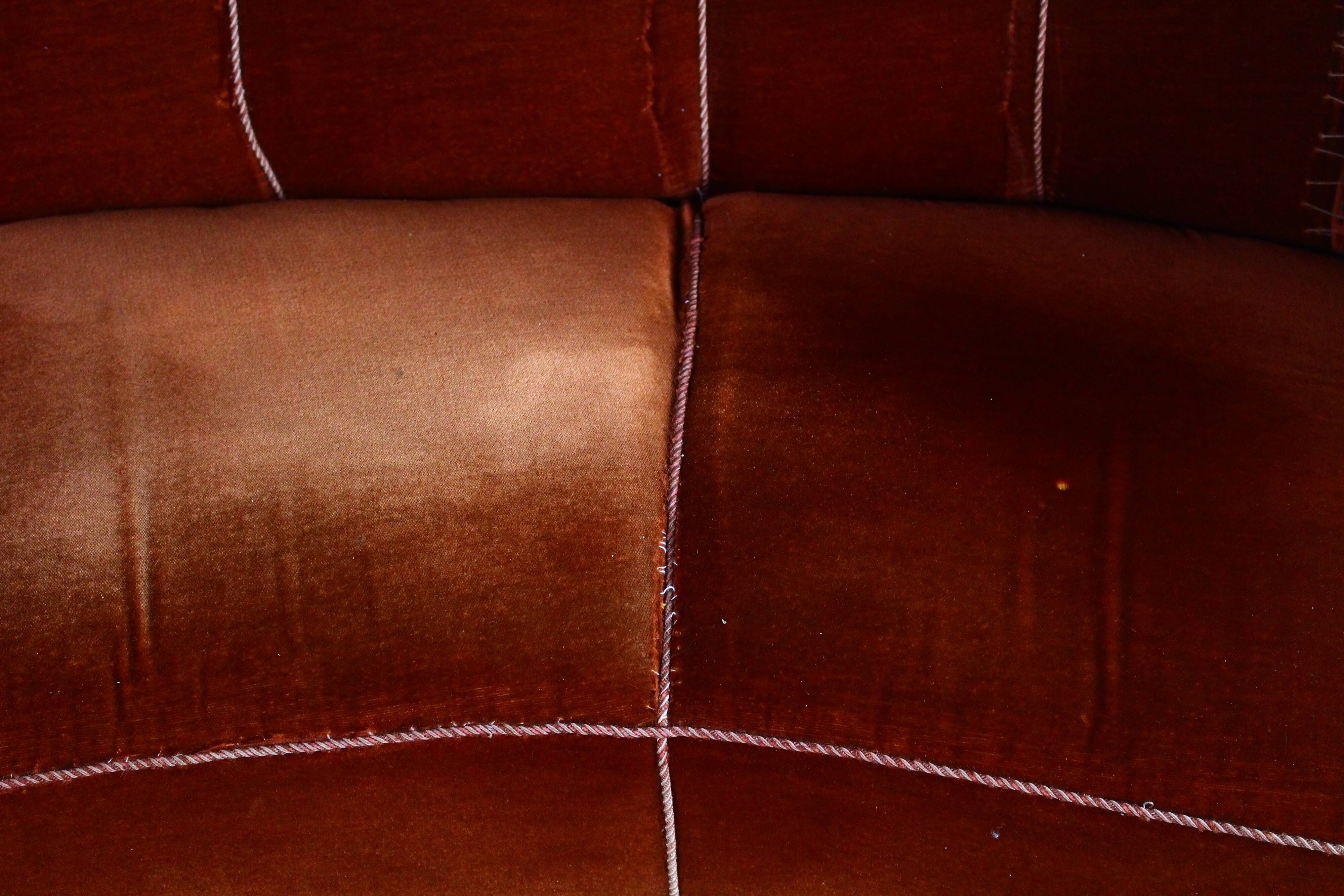 Art deco cabinetmaker banana sofa, 1940s