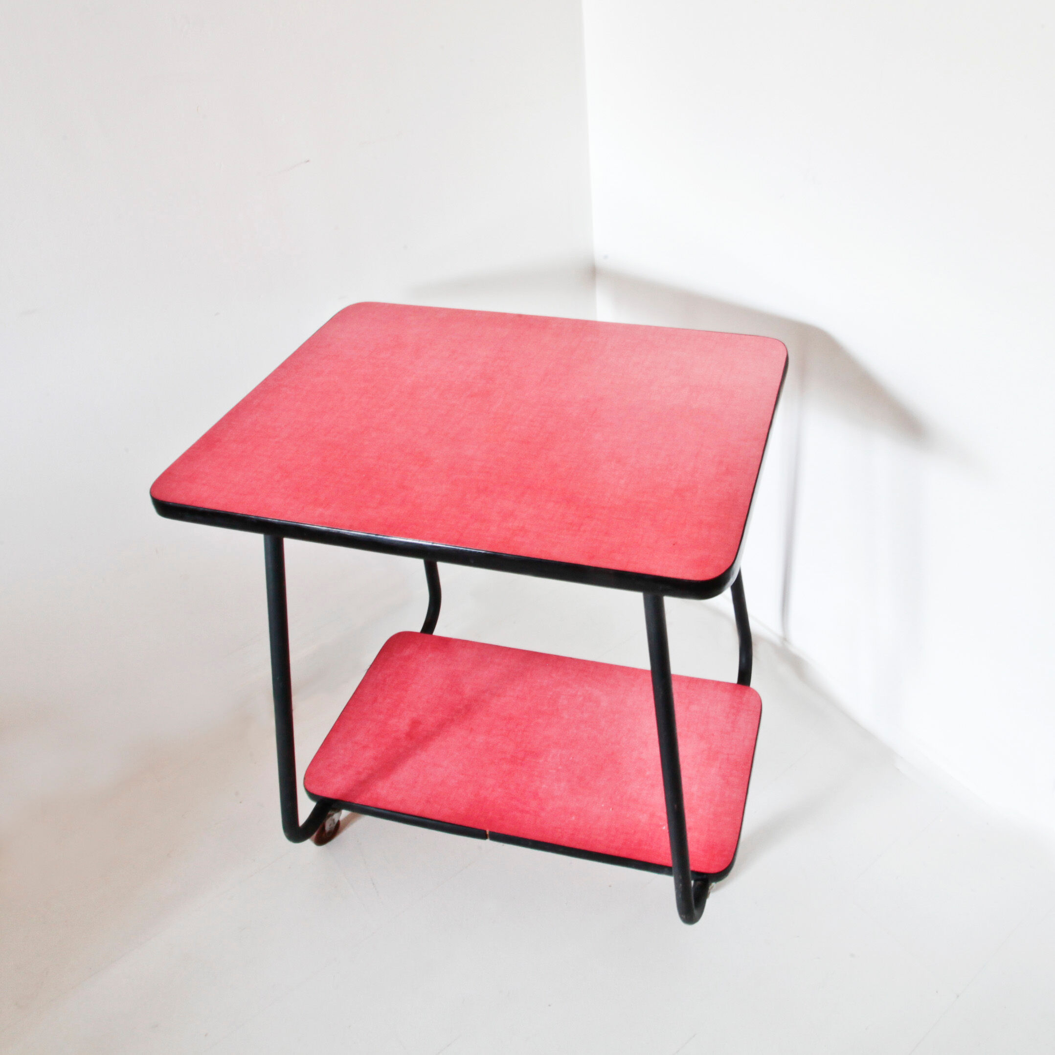 Service red formica table