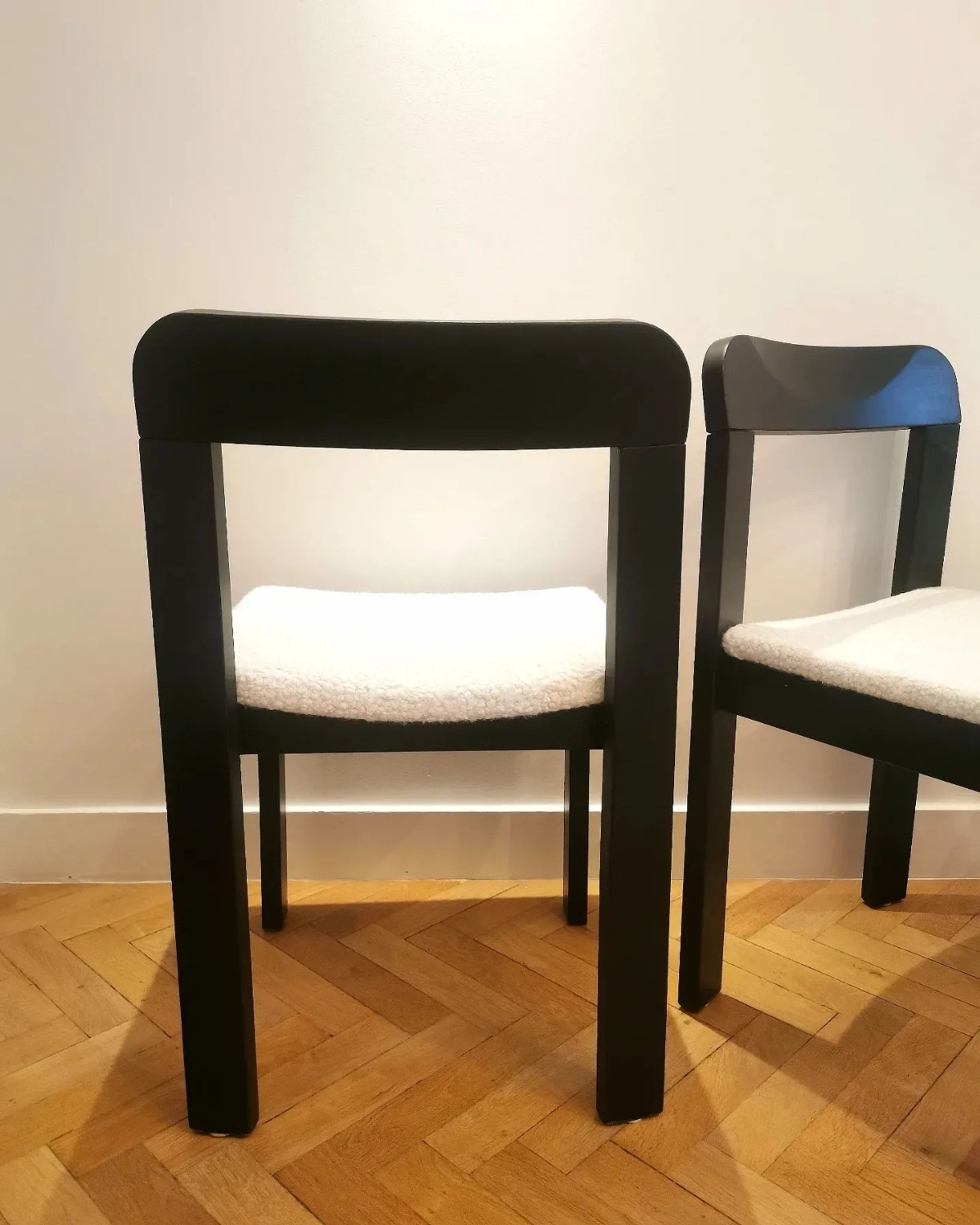 4 chairs