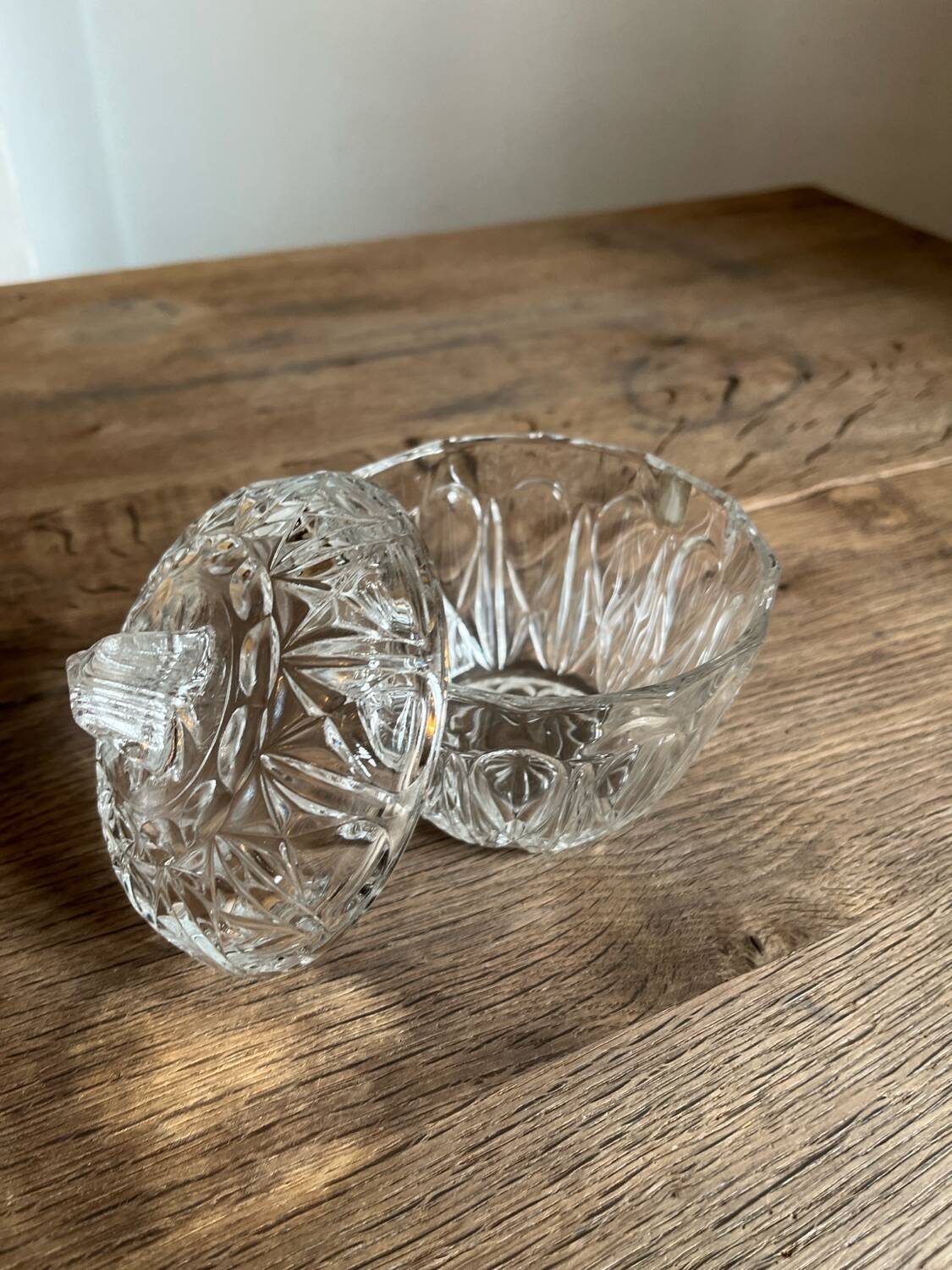 Sucrier en verre ciselé de reims