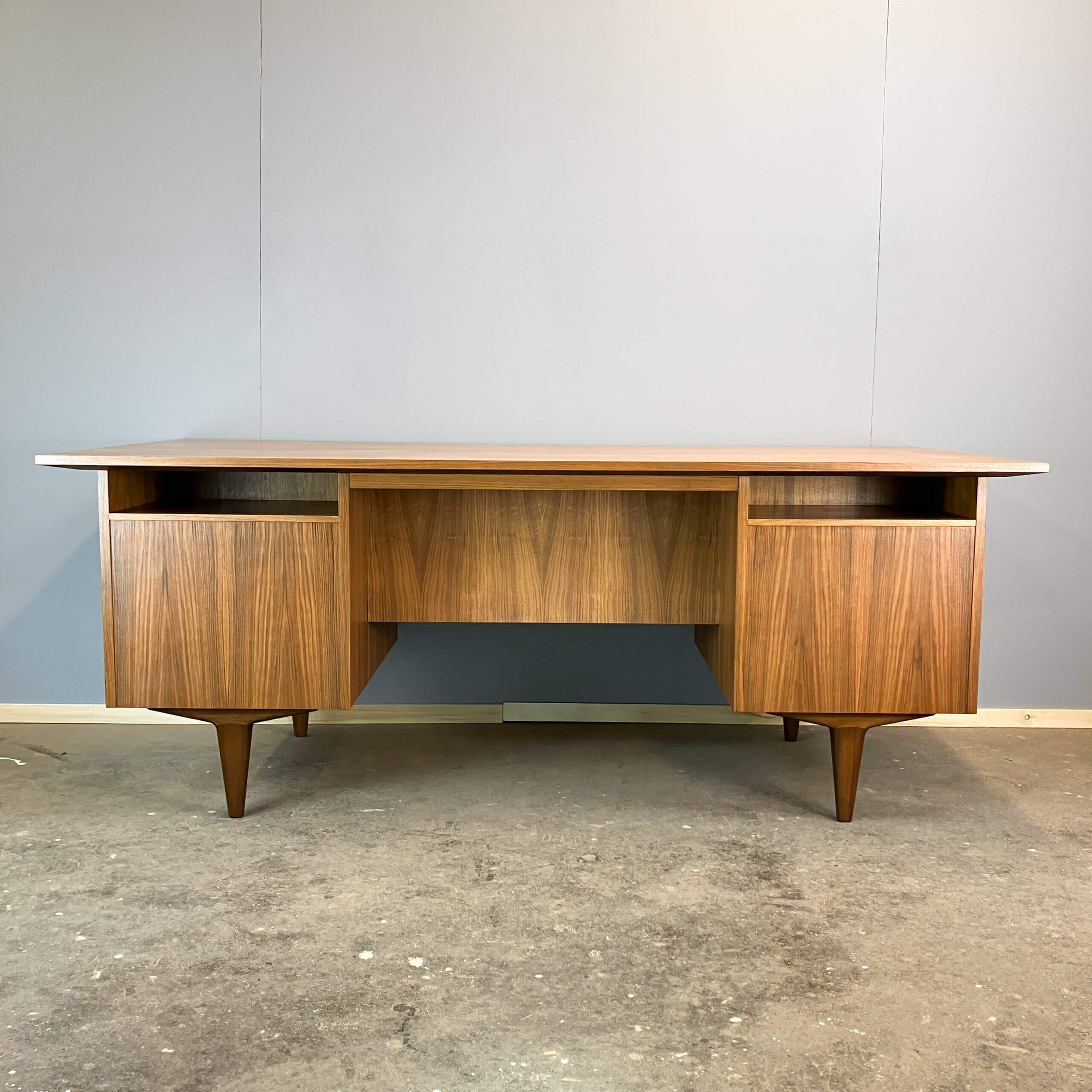 Bauhaus-style desk by WK Möbel, walnut, 1960s