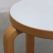 Paire de tabourets 'E60' par Alvar Aalto pour Artek, 1933