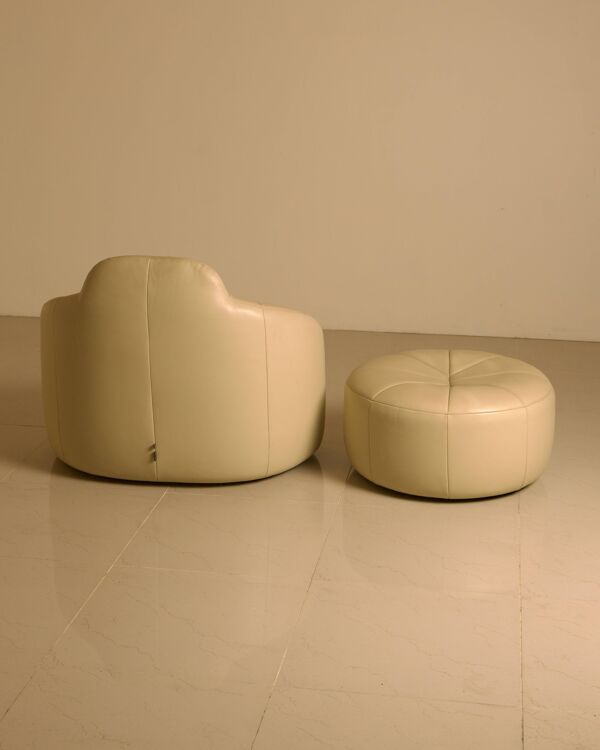 Ensemble fauteuil ''Pumpkin'' et son ottoman en cuir crème par Pierre Paulin