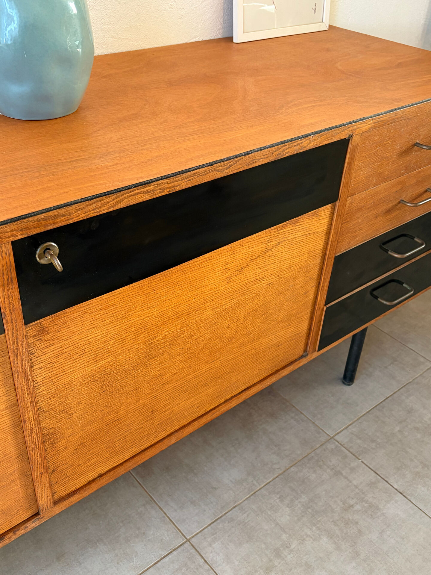 Vintage enfilade Claude Vassal