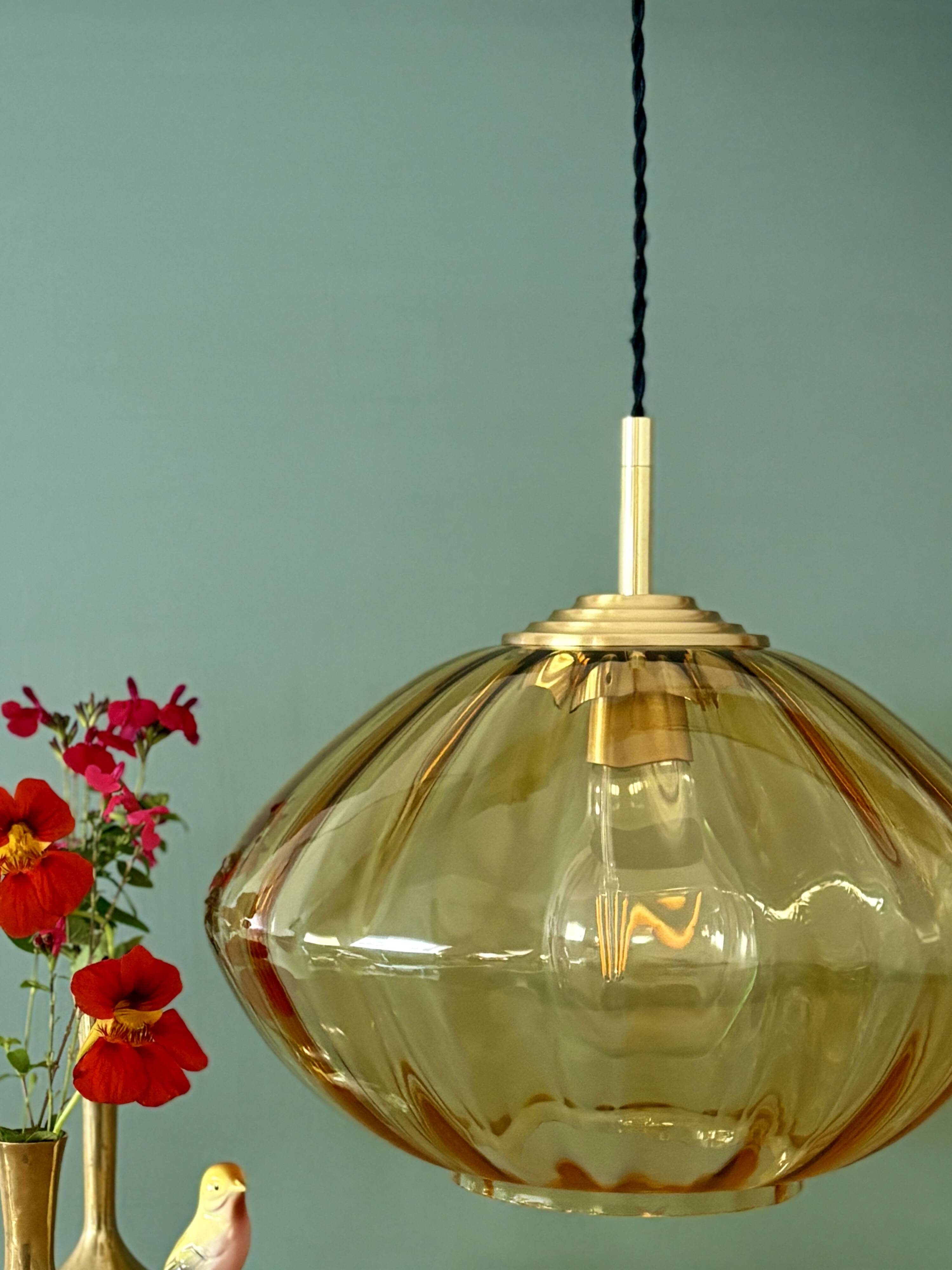 Suspension globe vintage XL en verre ambré