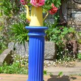Royal blue column