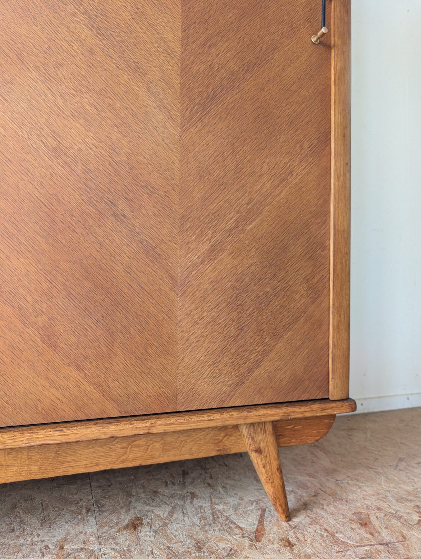 Wardrobe in oak from the 1950s/60s.