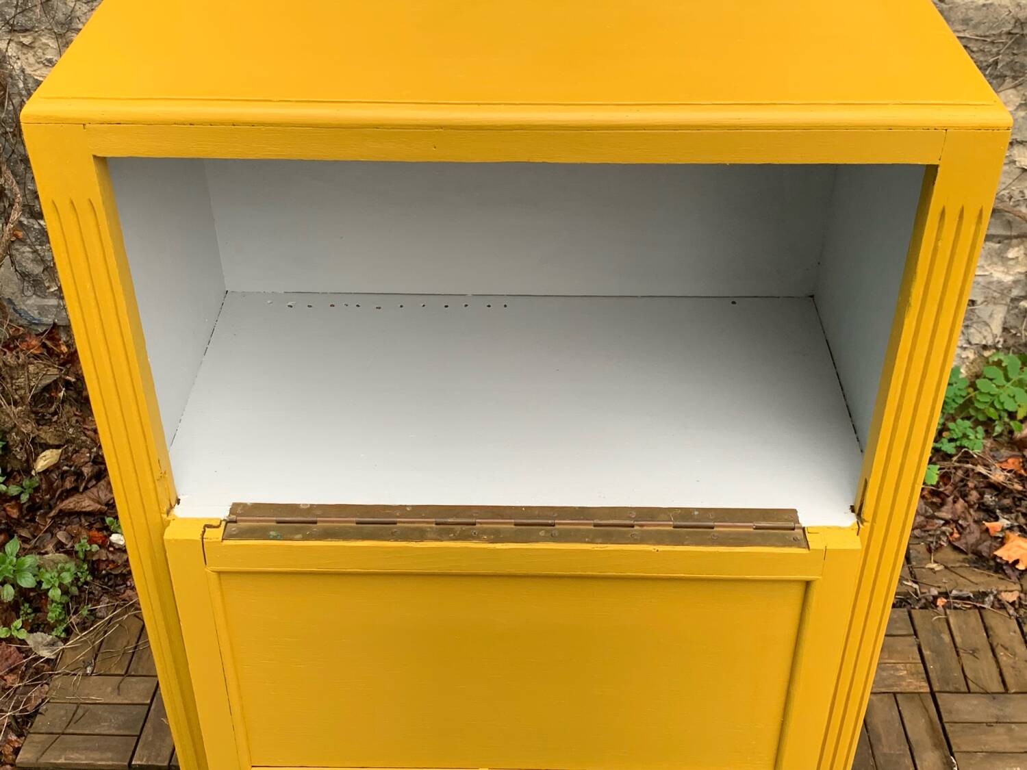 Parisian art deco buffet in yellow ochre