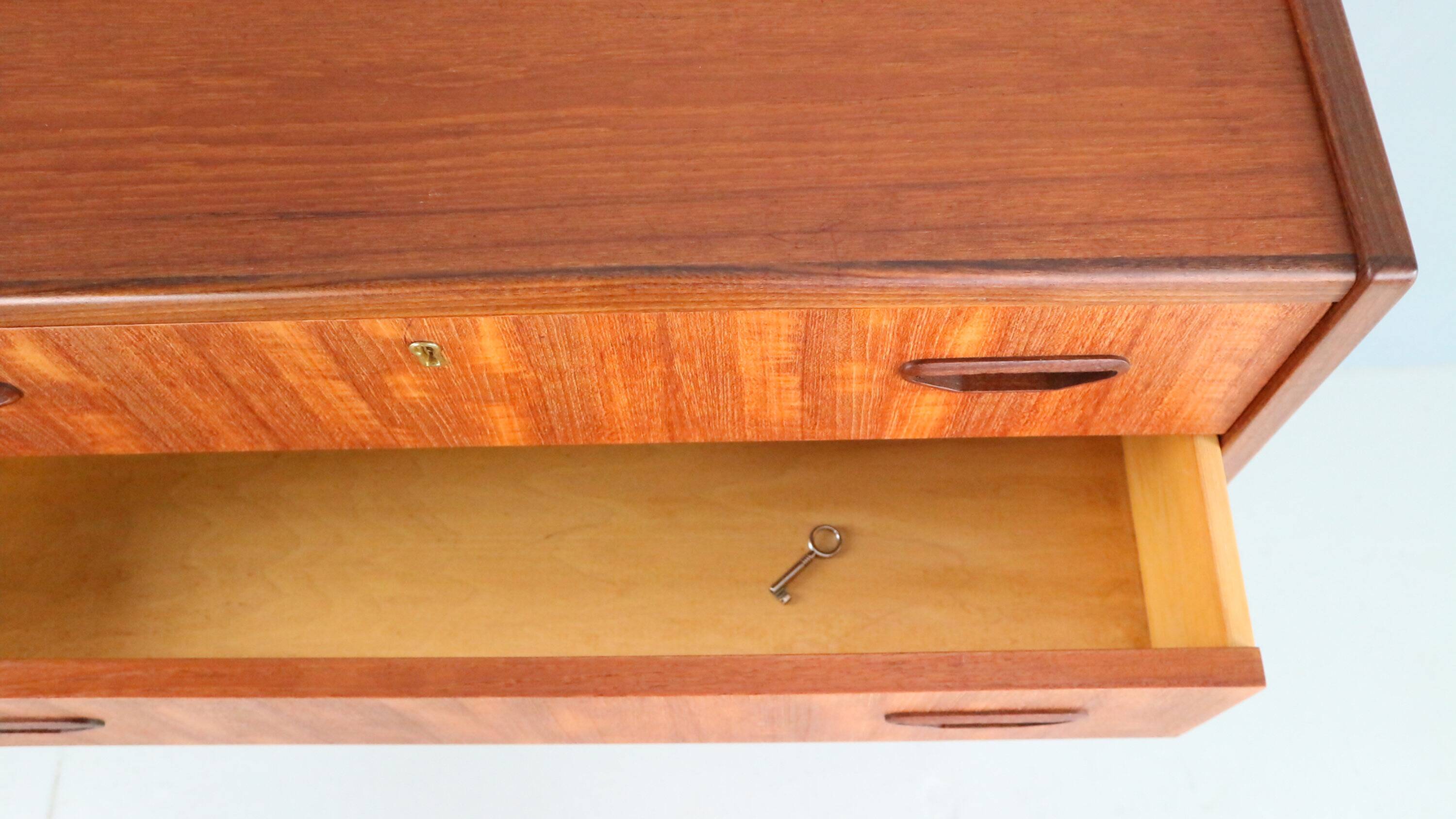 Commode moderne à six tiroirs du milieu du siècle, en teck, Danemark, années 1960