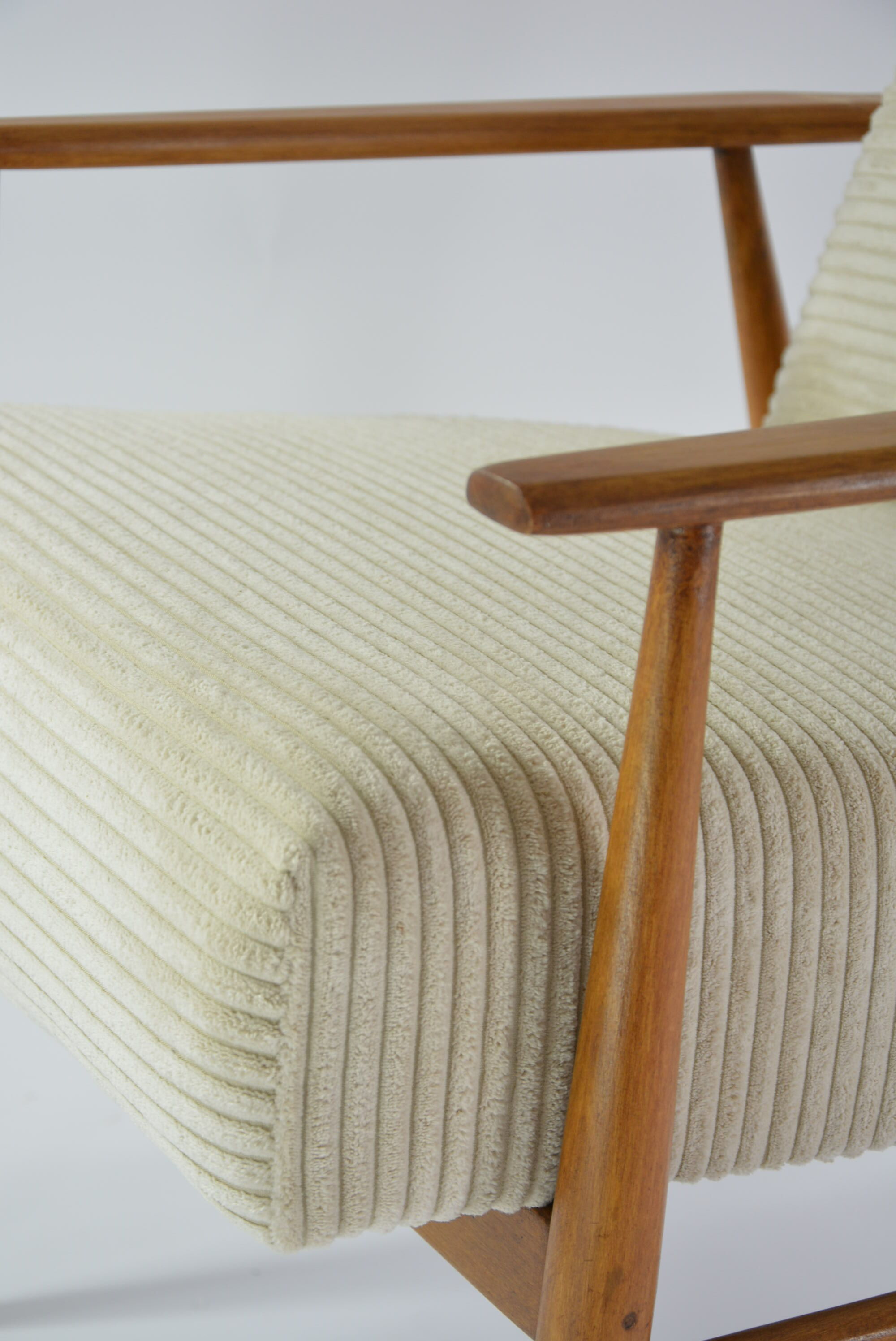 Fauteuil fox velours côtèle crème