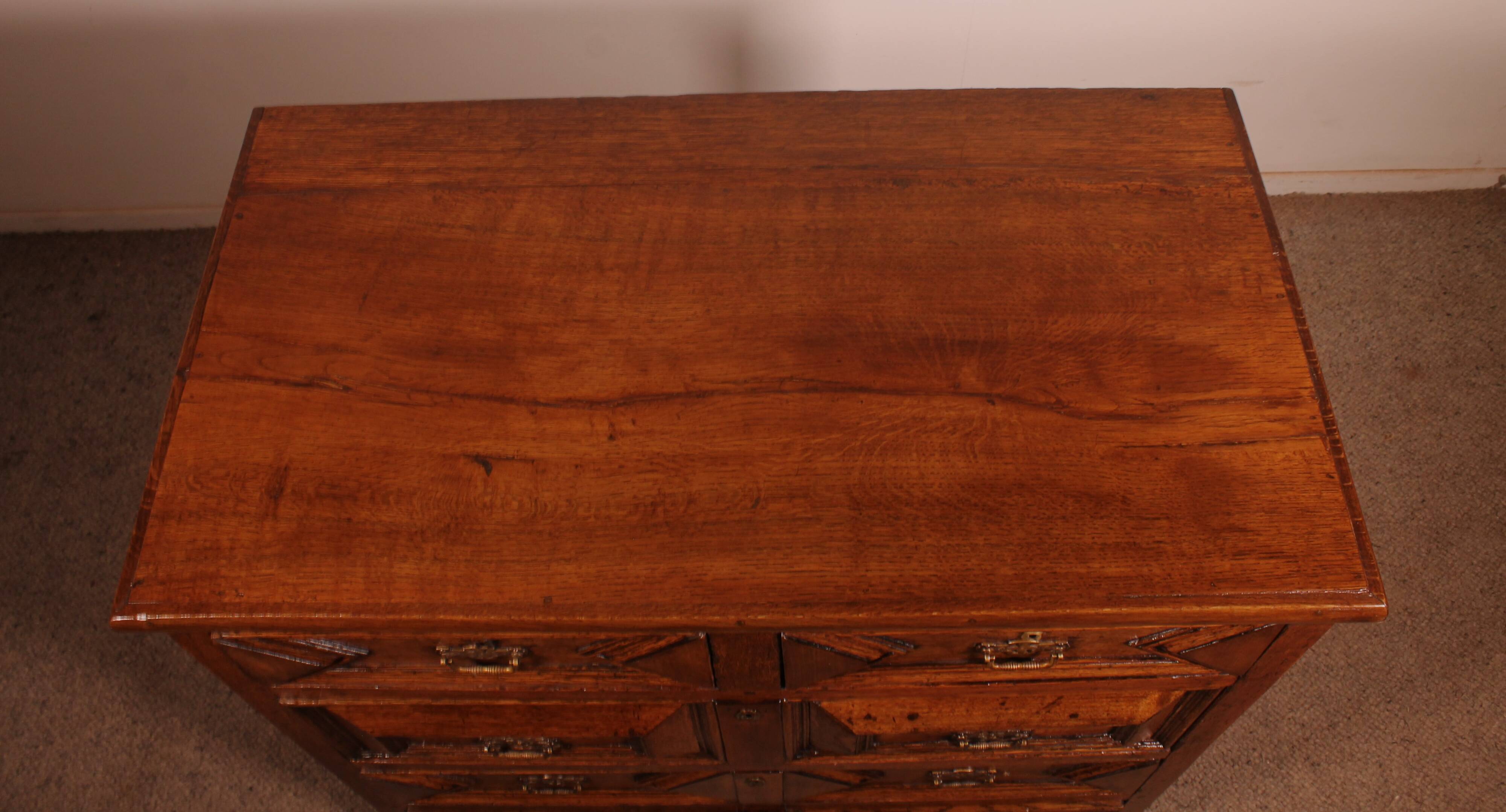 17th Century Jacobean Chest of Drawers in Oak and Walnut