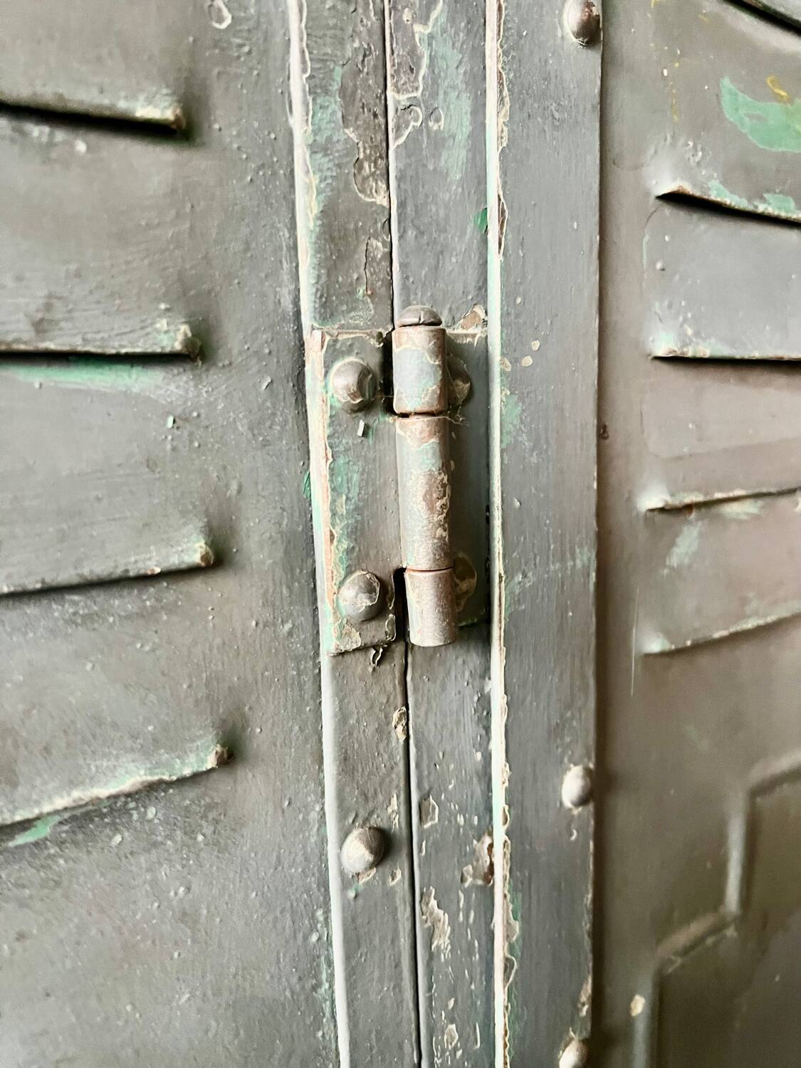 Industrial locker room from the Gantois brand around 1930