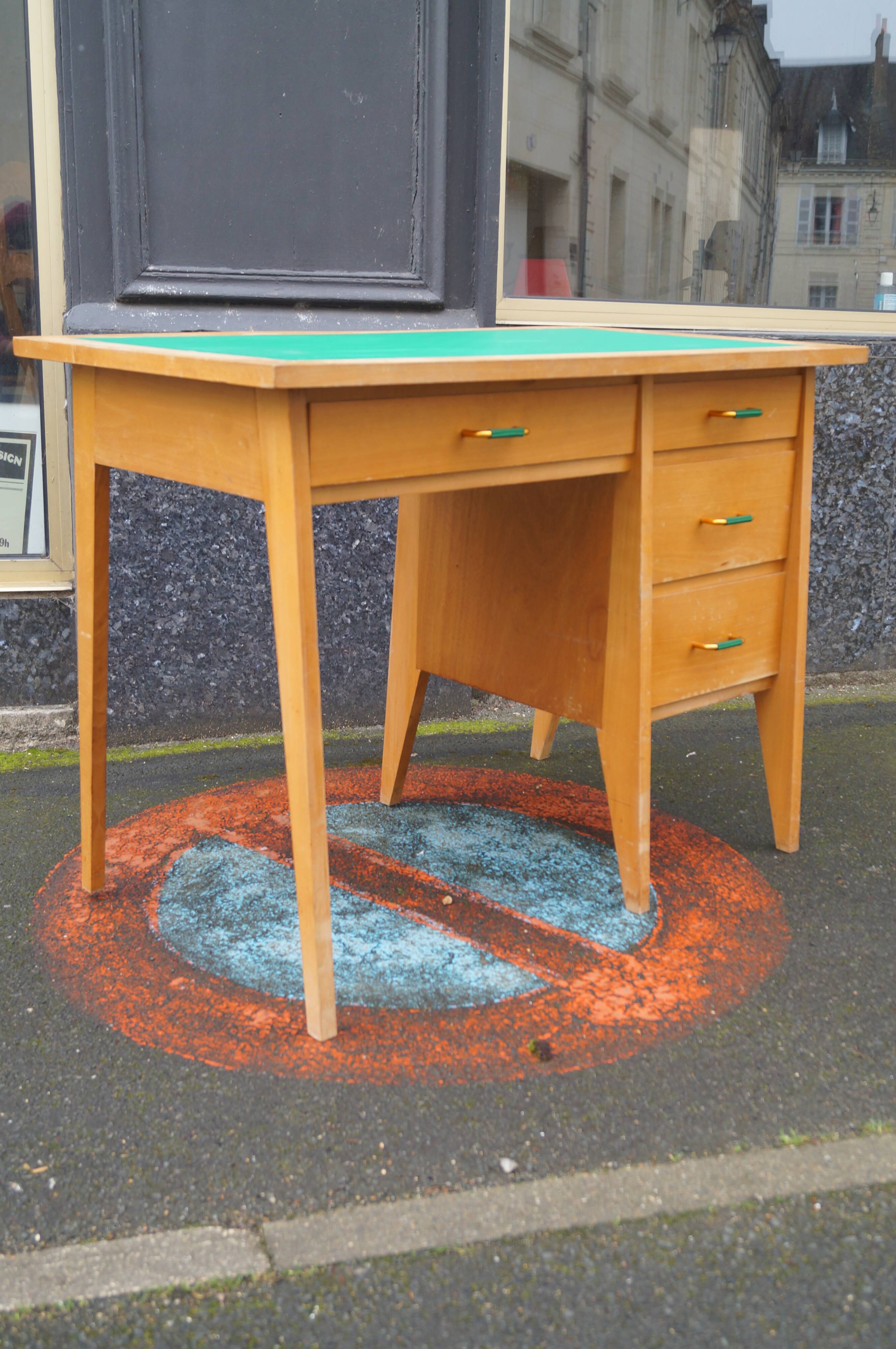 Office 1950 foot compass