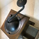 Coffee grinding machine