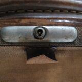 Travel suitcase