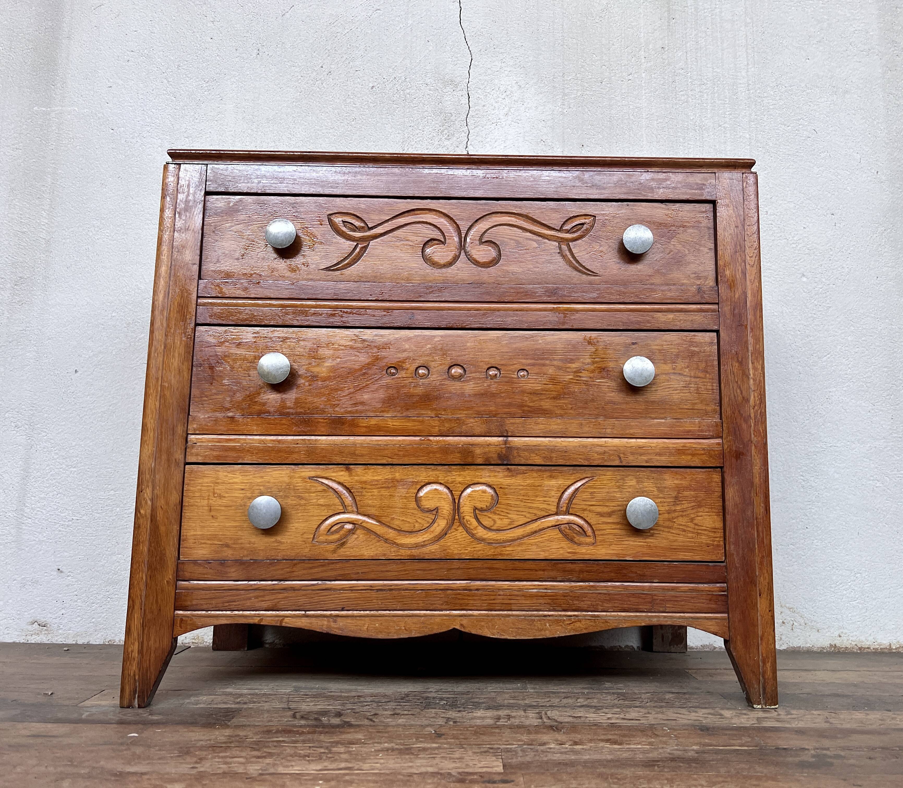 Dresser style art deco 1950 1960 silver handles
