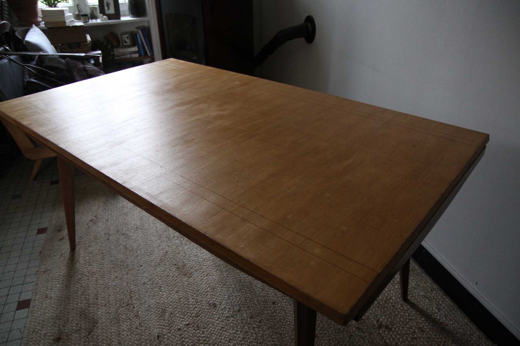 Table dining compass feet