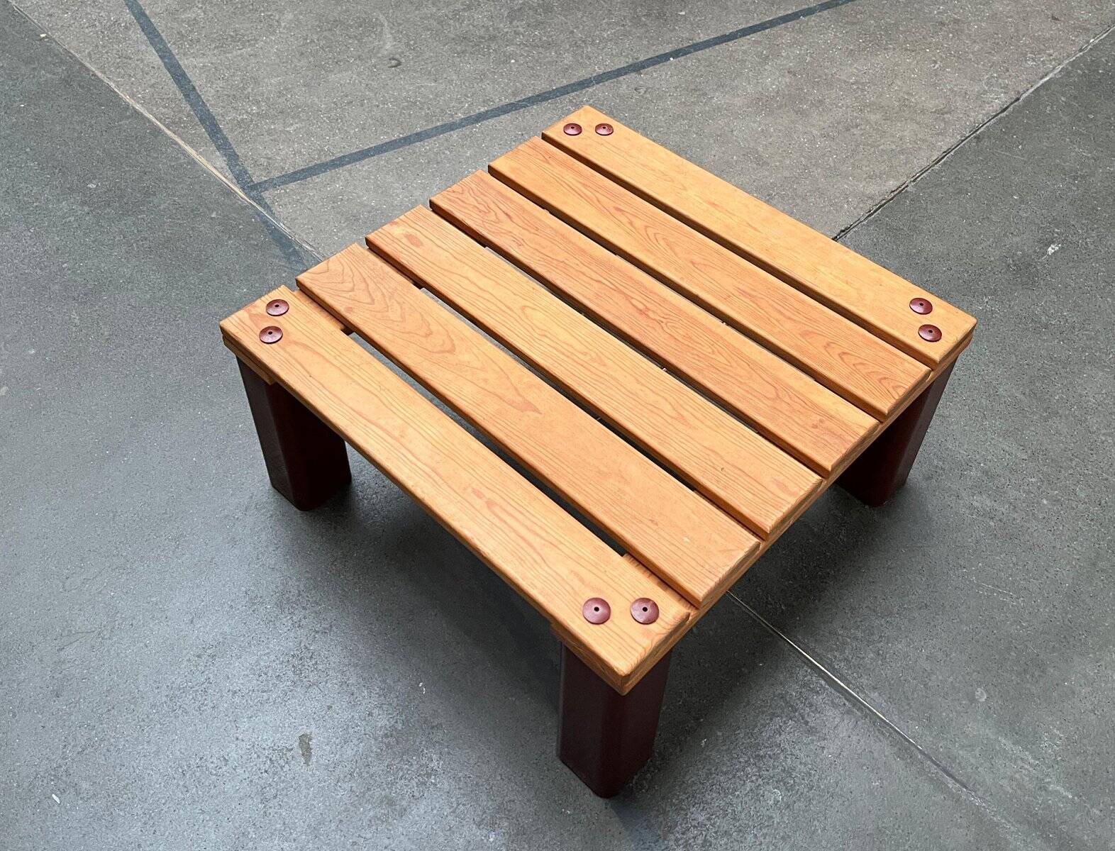 Table basse vintage en pin massif et plastique pour canapé d'extérieur, années 1970