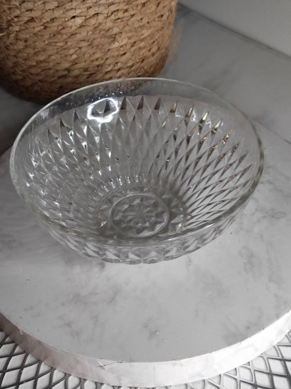 Saladier en verre moulé