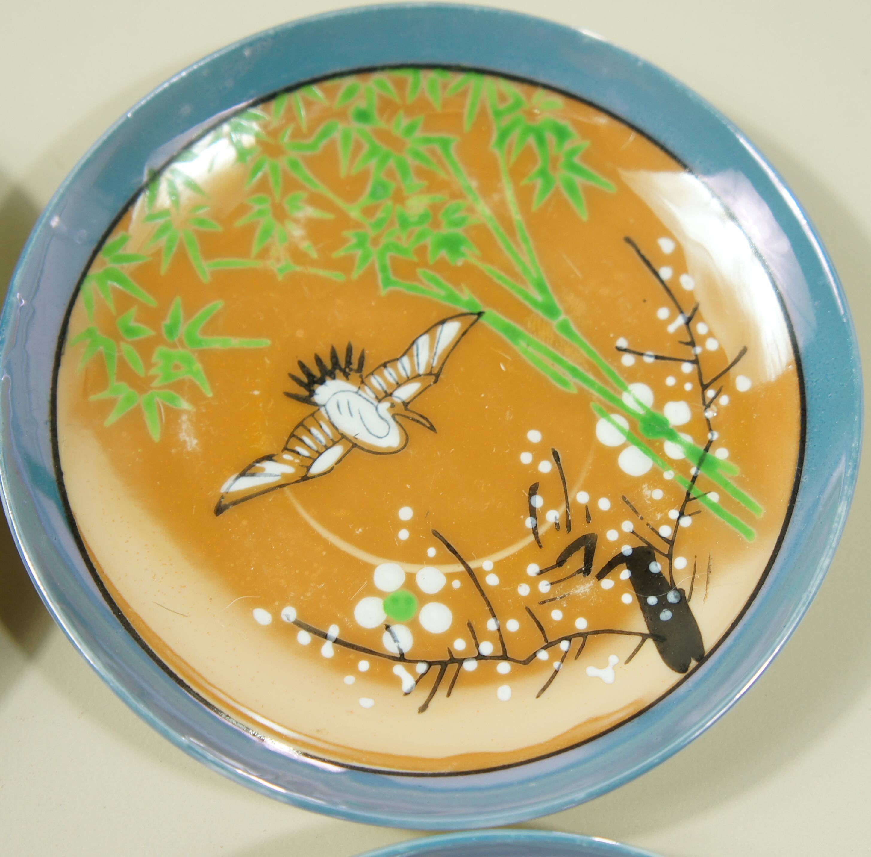 Set of 5 cups in very fine Chinese porcelain