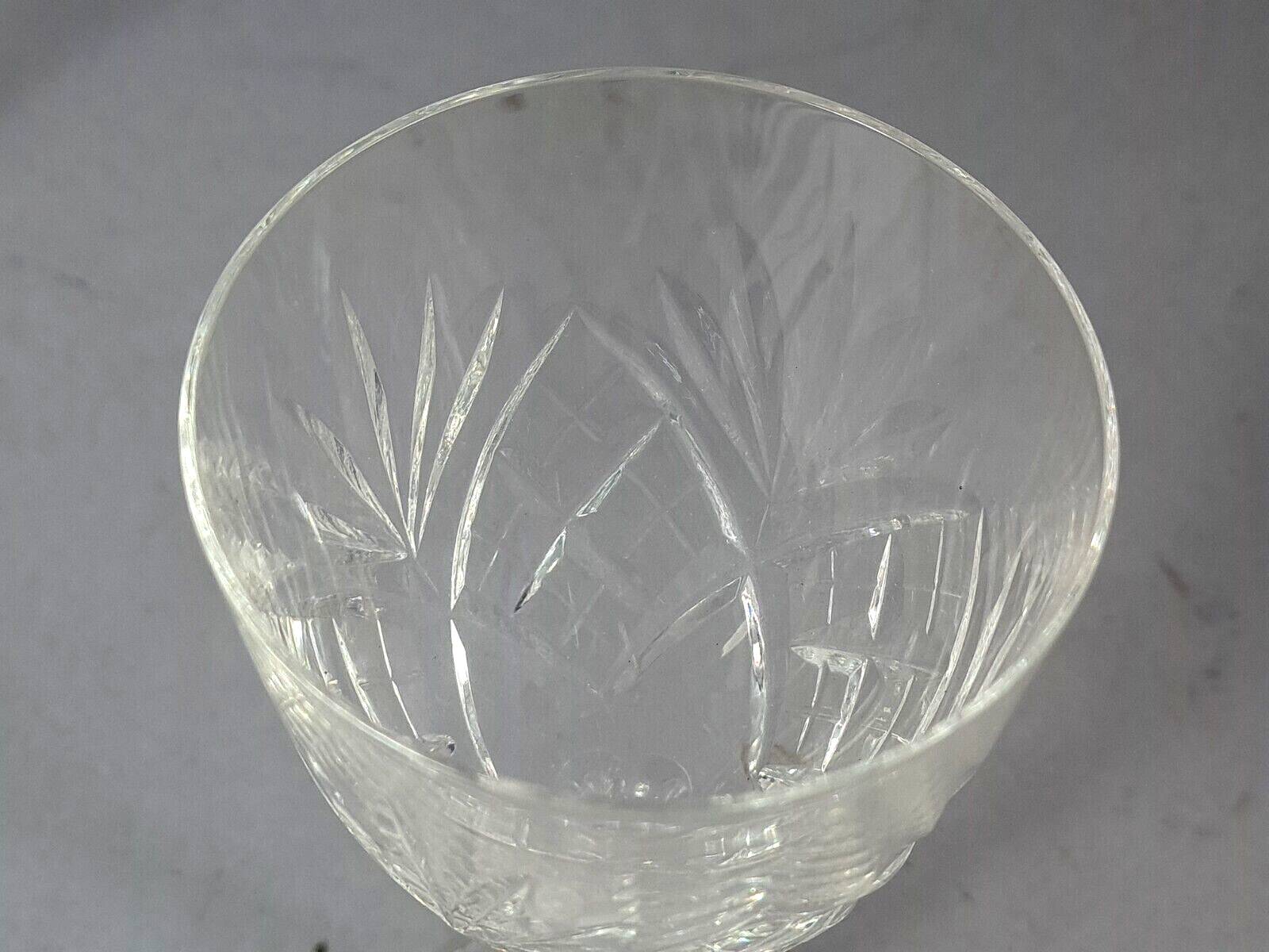 Saint Louis : 8 verres à eau cristal taillé modèle Chantilly signé SB877