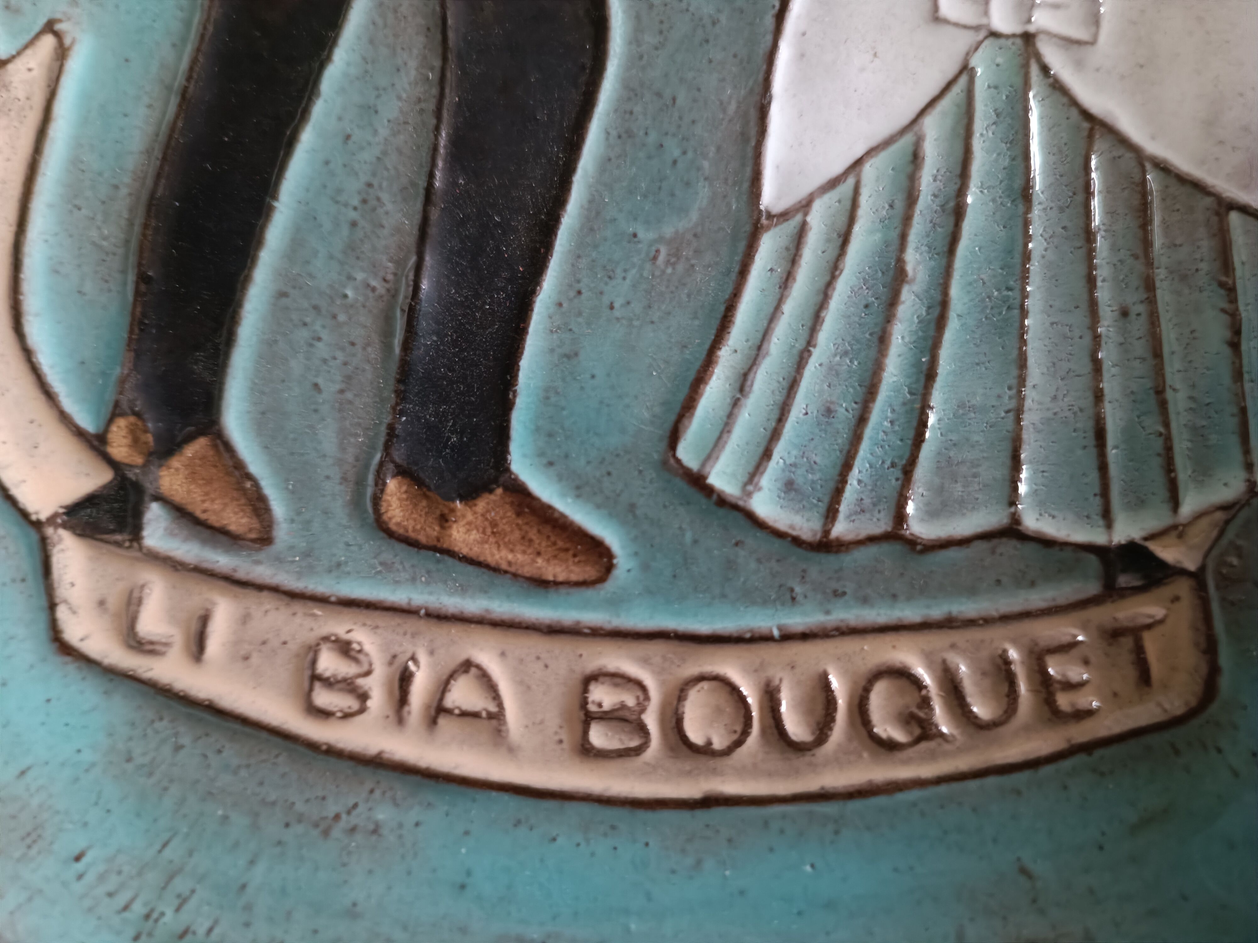 Empty ceramic pocket Y. manoy