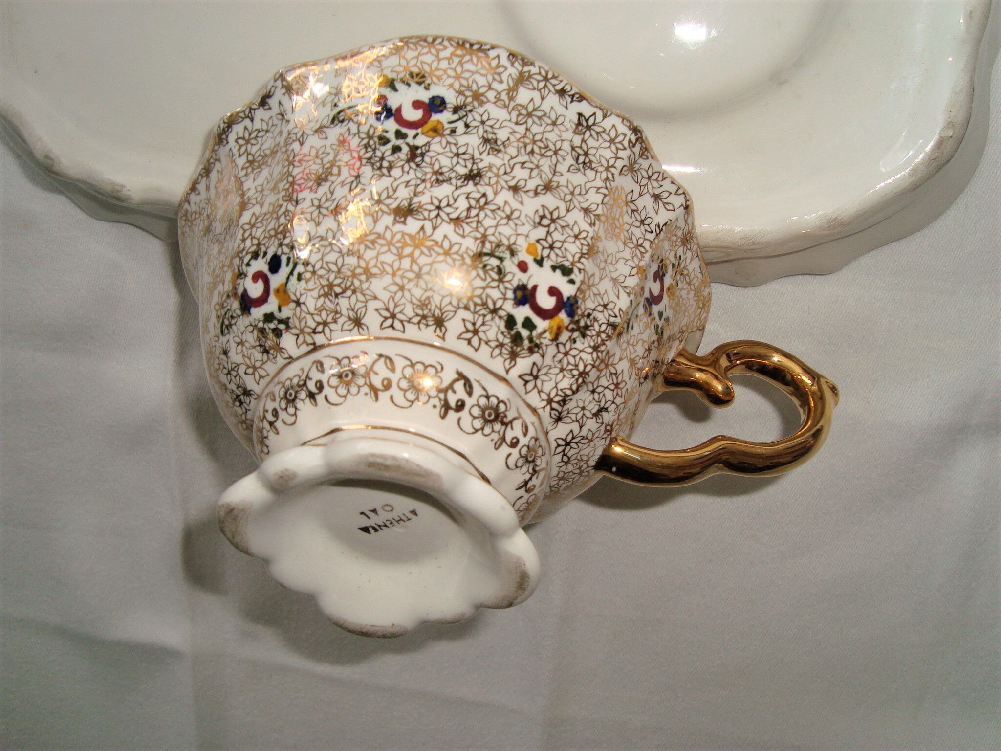 Golden breakfast service tray and cup faience made in italy
